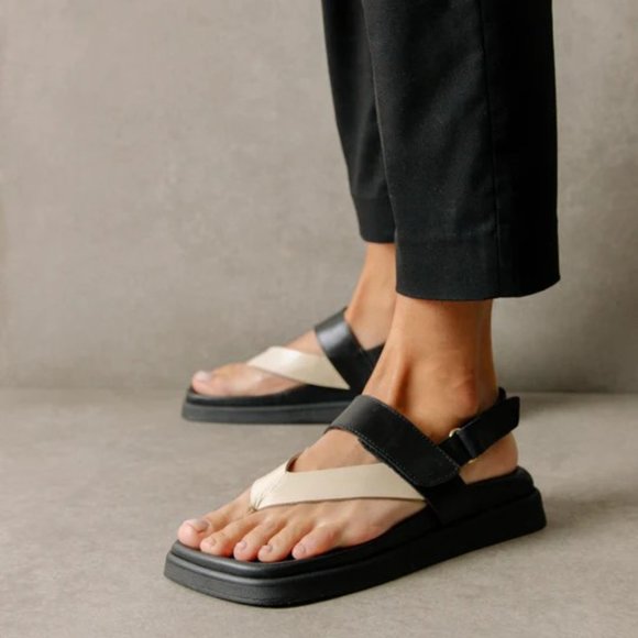 ALOHAS Shoes - Alohas Decade square thong strap sandals size 40